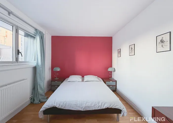 Apartmán Charming Bright One-bedroom Flat With Private Balcony And Shared Swimming Paříž