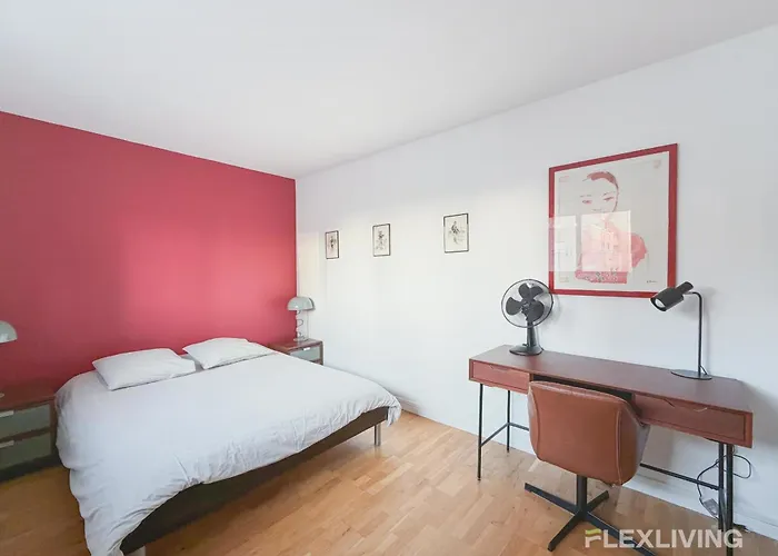 Charming Bright One-bedroom Flat With Private Balcony And Shared Swimming *